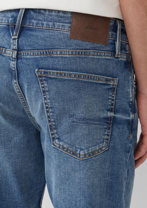 Produktbild S.Oliver Jeans-Hose Leichte Jeans-Bermuda / Regular Fit / Mid Rise (31)