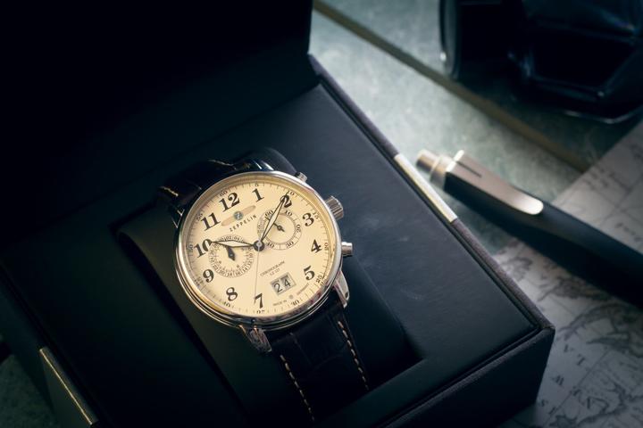 Produktbild Zeppelin LZ127 Graf Chronograph (Analoguhr, Chronograph, 40 mm)