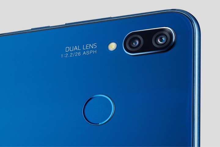 Actual product image Huawei P20 Lite (64 GB, Small Blue, 5.80", Hybrid Dual SIM, 16 Mpx, 4G)