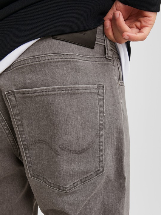 Actual product image Jack & Jones Mike Original AM 590 Tapered Fit Jeans (W33/L36)