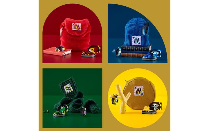 Actual product image LEGO Hogwarts Desk Set (41811, LEGO Dots)