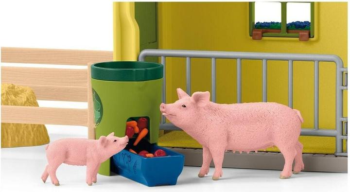 Actual product image Schleich Farm World Large Stable with Animals and Accessories