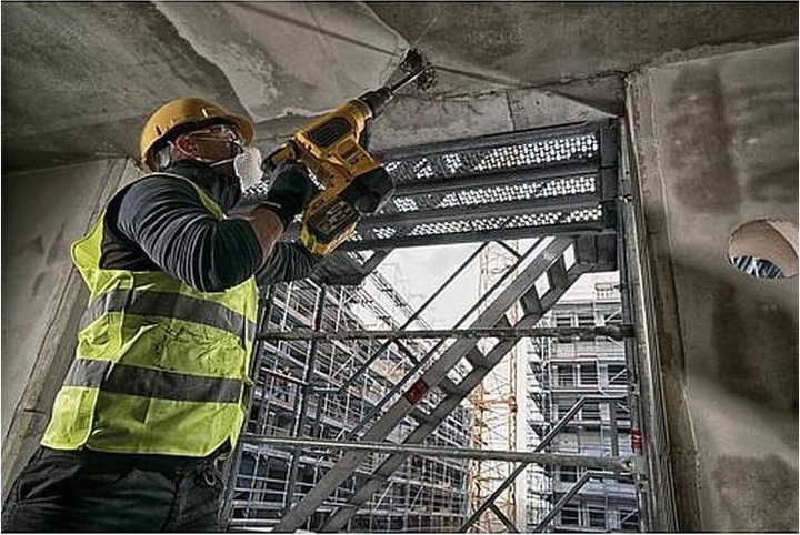 Image du produit DeWalt Marteau perforateur sans fil 54V XR FlexVolt DCH 481 N (Fonctionnement sur batterie)
