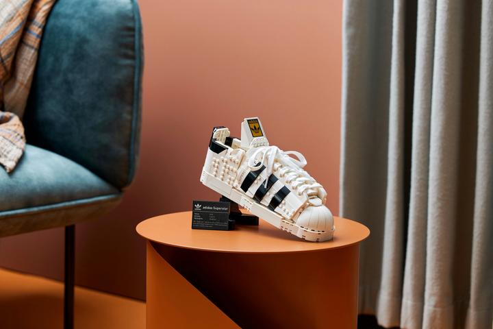 Produktbild LEGO Adidas Originals Superstar (10282, LEGO Icons)