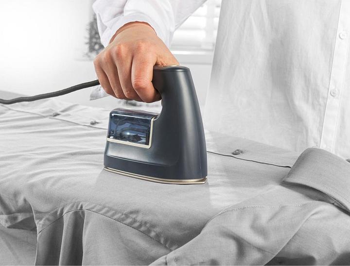 Produktbild Beldray BEL01610VDE 2in1 Iron and Garment Steamer