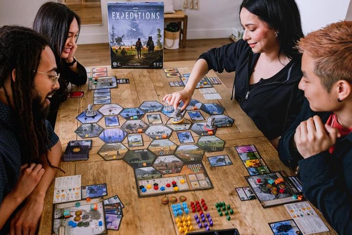 Produktbild Stonemaier Games Expeditions (Englisch, 1 - 5 Spieler)