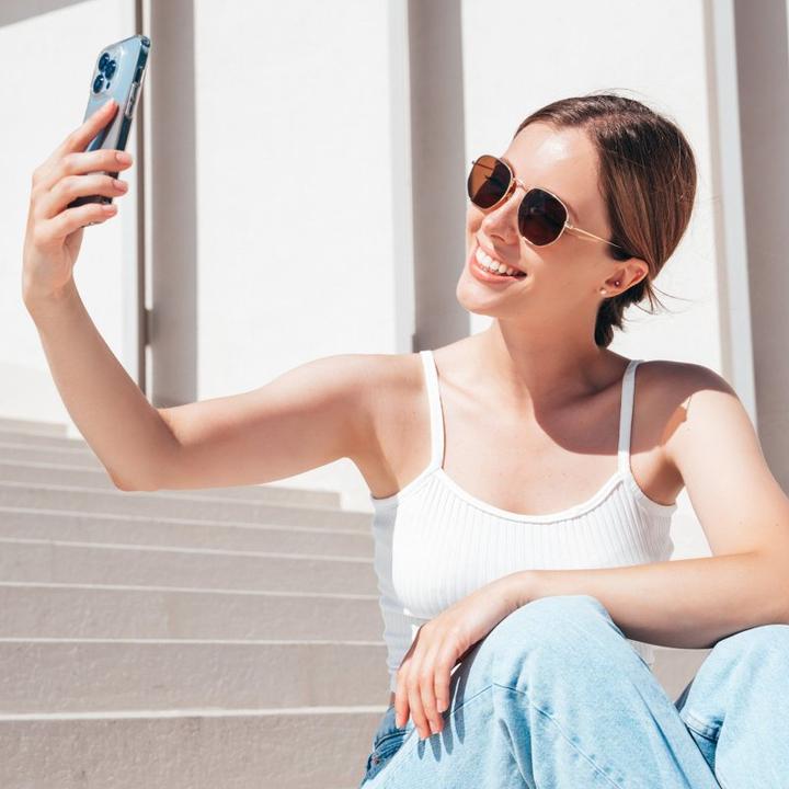 Actual product image SBS Backcover (Apple iPhone 16 Pro)