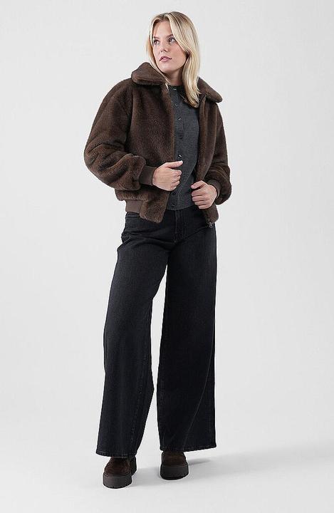 Actual product image Studio AR Selena (40)