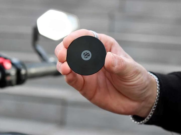 Actual product image Shapeheart anti-reflective metal plate, extra thin universal adapter for motorbike and bicycle