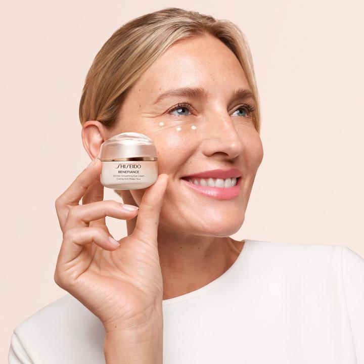 Produktbild Shiseido Benefiance Wrinkle Smoothing Eye Crème (Augenpflege Crème, 15 ml, Tag + Nacht)
