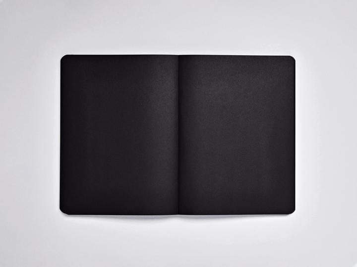 Actual product image Nuuna Not White & Pen 68 Metallic (22 x 16.5 cm, Dotted, Soft cover)