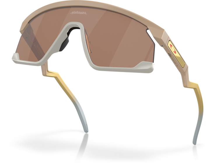 Actual product image Oakley Bxtr (Matte Terrain Tan, Prizm Tungsten)
