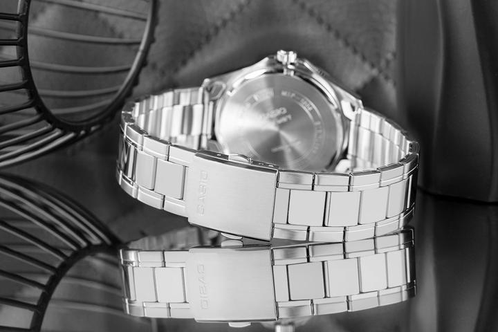 Produktbild Casio Herrenuhr MTP-VD01D-1CVUDF + BOX
