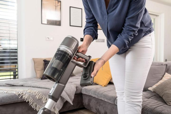 Image du produit Hisense HVC6464A Aspirateur sans fil noir sans sac