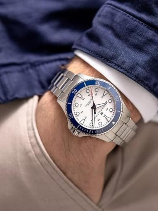 Actual product image Hamilton Analog Quartz Watch with Luminous Hands and Sapphire Glass (Analogue wristwatch, 37 mm)