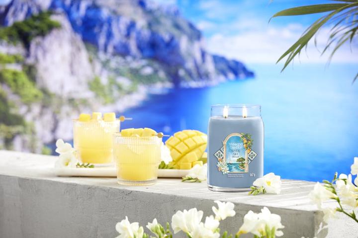 Actual product image Yankee Candle Azure Sky