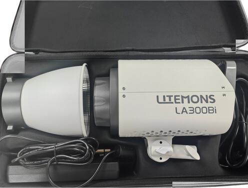 Actual product image Godox LA300Bi (Video light)