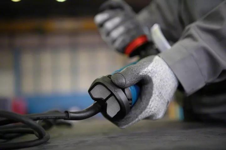 Actual product image Bosch Professional Angle grinder GWS 17-150 S (150 mm)