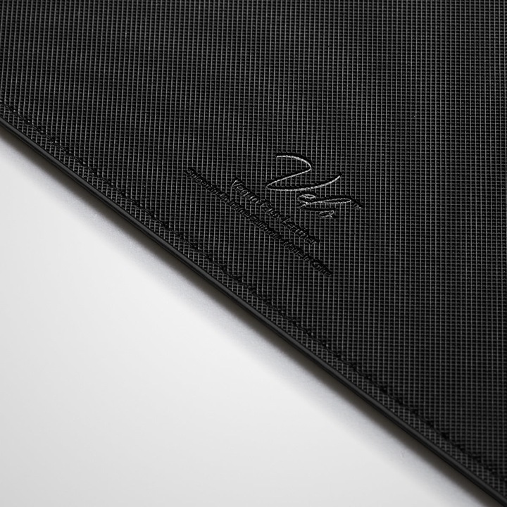 Actual product image Spigen LD302
