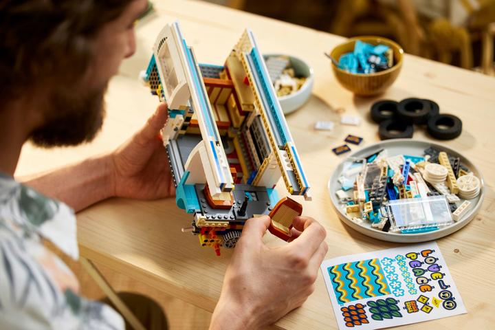 Produktbild LEGO Volkswagen T2 Campingbus (10279, LEGO Creator Expert, LEGO Seltene Sets)