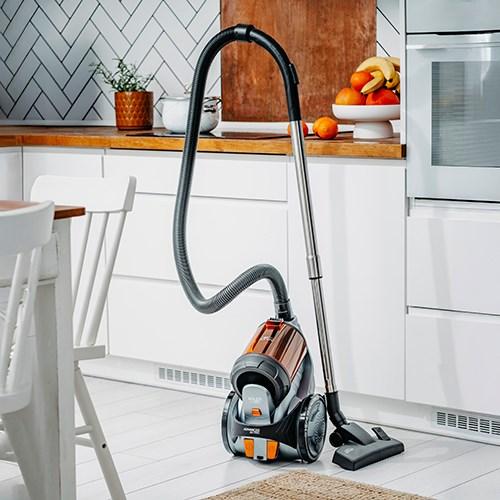 Actual product image Adler Cyclone Vacuum Cleaner | AD 7065 | Bagless | Power 700 W | Dust capacity 1.6 L | Black/Red