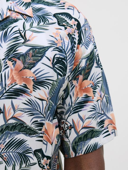 Actual product image Jack & Jones Jjejeff Tropical Aop Resort Shirt Ss Sn (S)