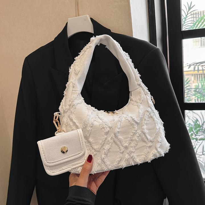 Only-Bags.Store Umhängetasche aus Denim mit Rautenmuster und Fransendetail - Stylische Halbmond-Achselhöhlentasche