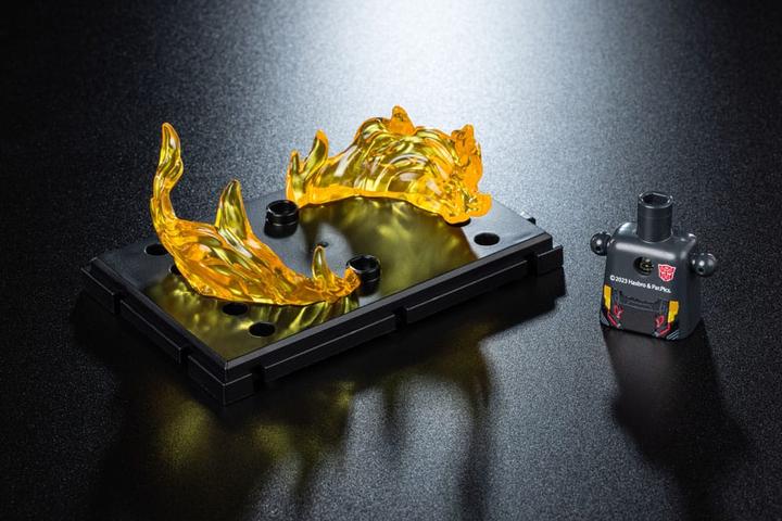 Actual product image Blokees Transformers Plastic Model Classic Class 02 Bumblebee 25 cm