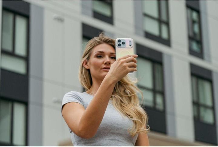 Immagine prodotto Zagg Case für Apple iPhone 17 Pro Max Milan Snap iridescent (Apple iPhone 17 Pro Max)