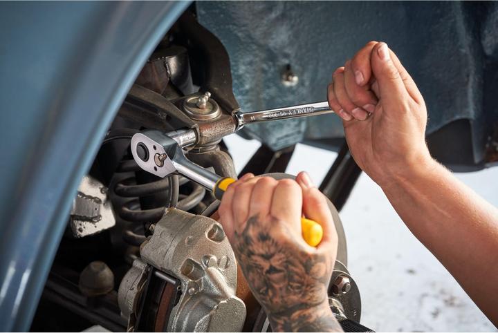 Produktbild Stanley Steckschlüsselsatz, 72-teilig, 1/2 Zoll, 1/4 Zoll, Vierkant, Typ Steckschlüssel- und Ratsch (21 mm)