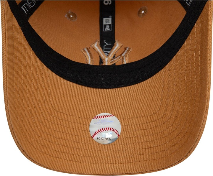 Actual product image New Era 9Twenty Casual Cap - New York Yankees camel beige
