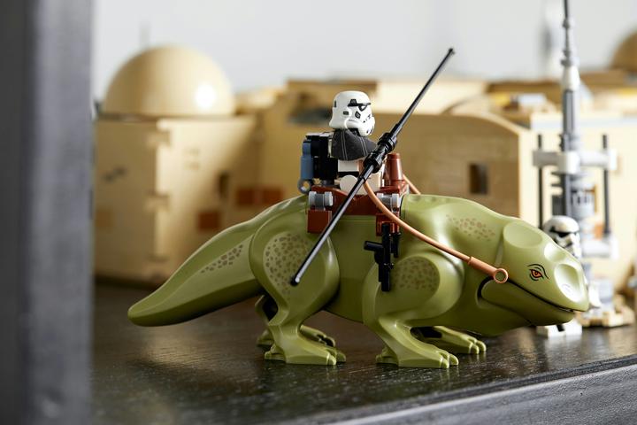 Actual product image LEGO Mos Eisley Cantina (75290, LEGO Rare Sets, LEGO Star Wars)