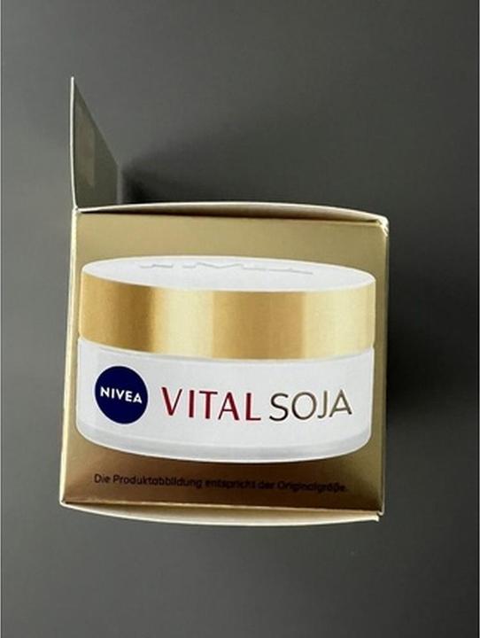 Actual product image NIVEA Vital Soja (50 ml, 24h cream, SPF 15)