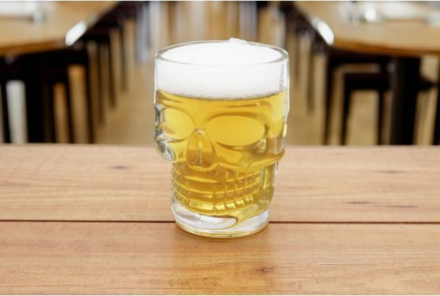 Winkee Bicchiere da birra con teschio (0.40 l, 1 x)