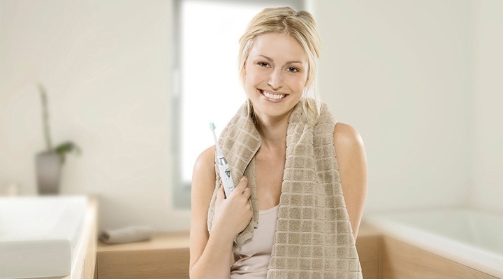 Actual product image Panasonic DentaCare Sonodent (Oscillating toothbrush)