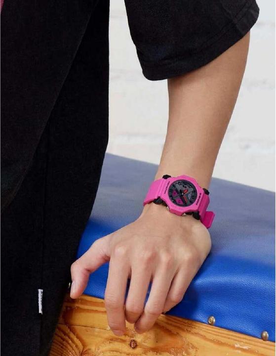 Produktbild Casio GA-2300-4AER (Sportuhr)