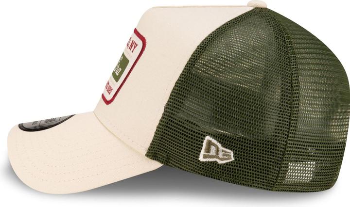 Produktbild New Era Adjustable A-Frame Trucker Cap - RETRO PATCH beige