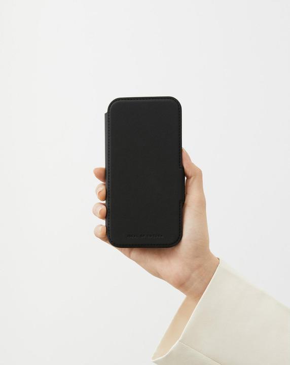 Produktbild iDeal Of Sweden Magsafe Designer Book-Cover Black (Apple iPhone 15 Pro Max)