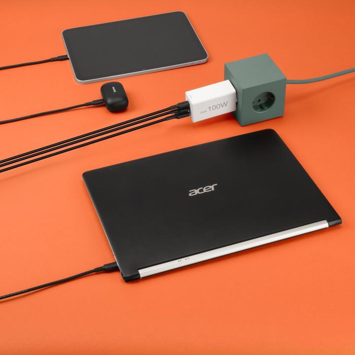 Actual product image Hama GaN quick charger, 2x USB-C PD, 1x USB-A Q (100 W)