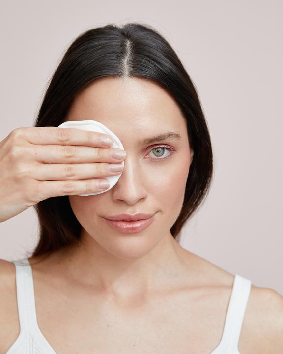 Actual product image NIVEA Beruhigendes Mizellenwasser (Micelle water, 400 ml)
