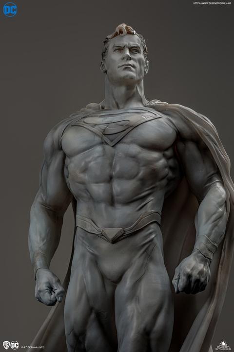 Actual product image Queen Studios DC Comics Museum Line statuette 1/4 Superman 60 cm