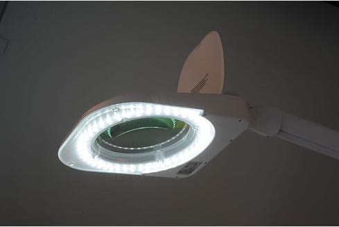Produktbild ELV LED-Lupenleuchte, 2,25-fache Vergrösserung (730 lm)