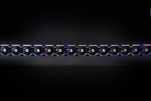 Actual product image Lian-Li UNI FAN SL120 RGB PWM (120 mm, 1 x)