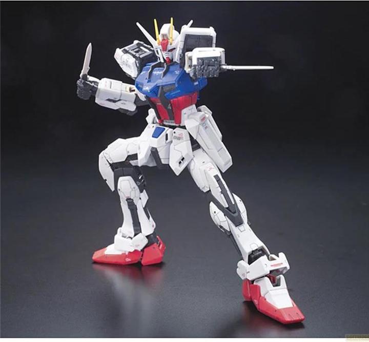 Actual product image Bandai 1/144 RG GAT-X105 AILE STRIKE GUNDAM