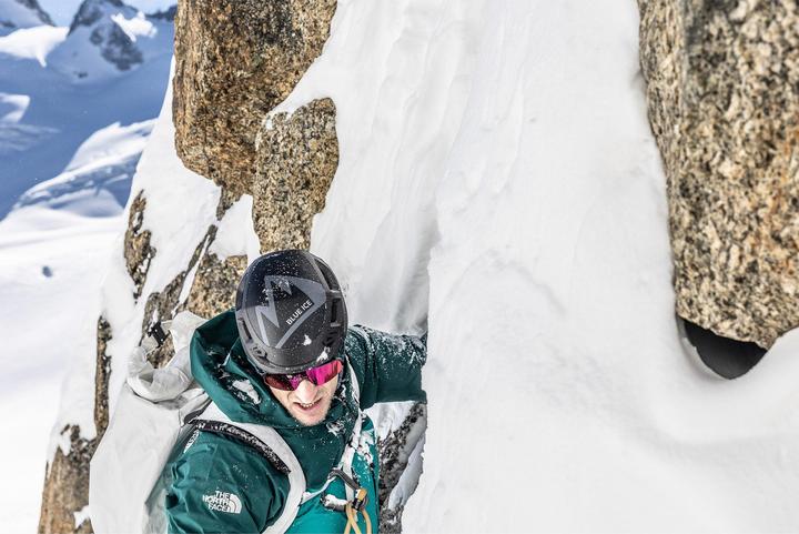 Produktbild Blue Ice Blast Helmet (52 - 58 cm)