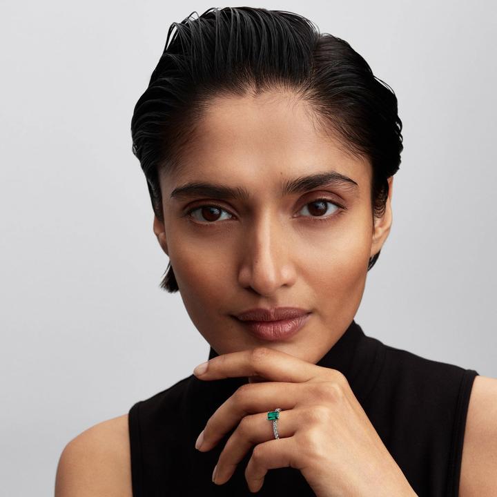 Actual product image Pandora Rectangular Sparkling Green Halo Ring (56, 925 Silver)