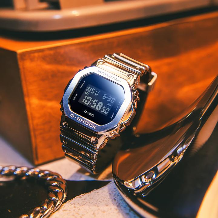 Produktbild Casio GM-5600YM-8ER (Chronograph, 49.60 mm)