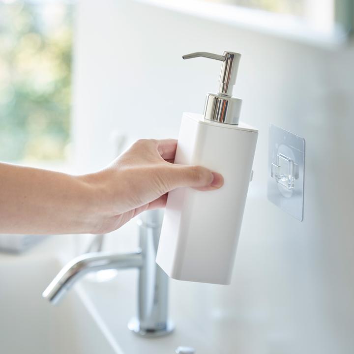 Immagine prodotto Yamazaki Distributore di sapone con gancio adesivo TOWER