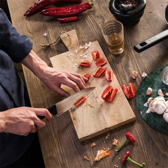 Produktbild Fiskars Hard Edge Mittleres Kochmesser (17.20 cm)