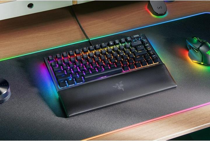 Produktbild Razer BlackWidow V4 (US, Kabelgebunden)